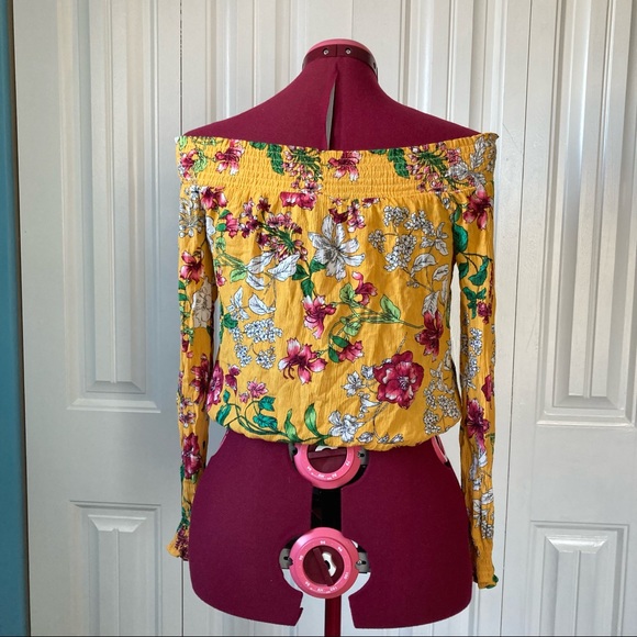 Off shoulder Yellow Shirt - Picture 3 of 4